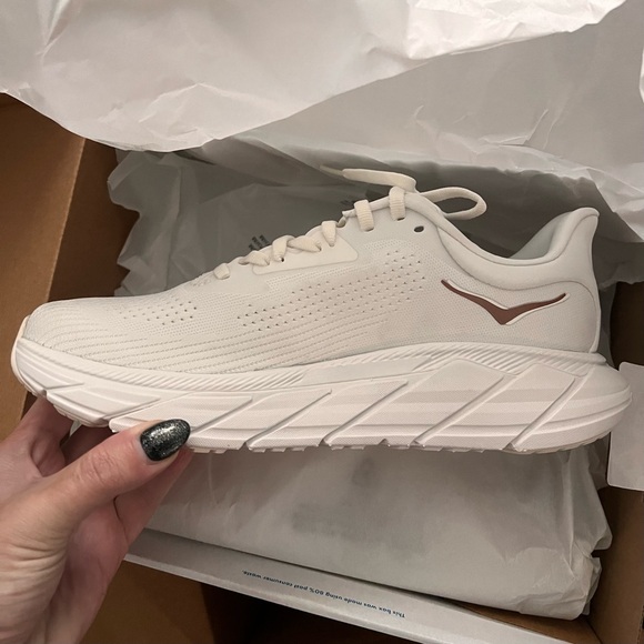 NEW IN BOX Hoka One Arahi 7 Rose Gold Blanc de Blanc Womens Size 8 - Picture 3 of 12